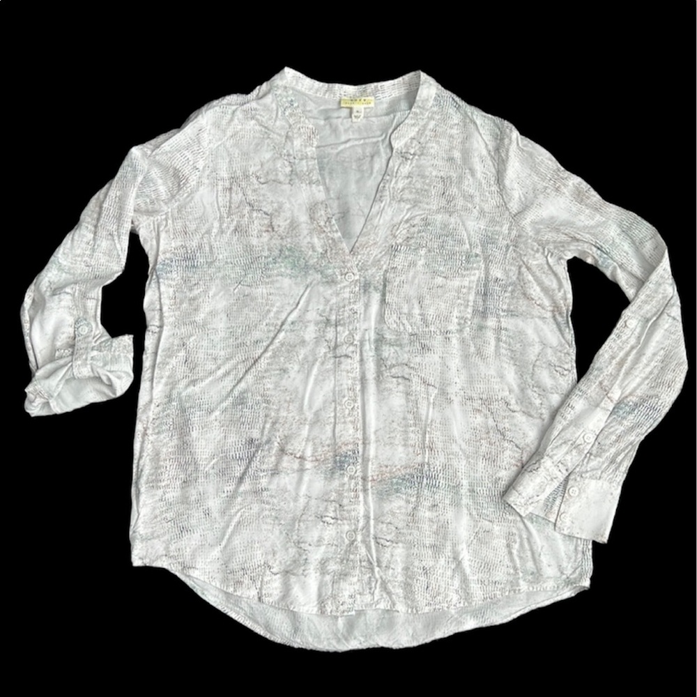 Soft soft joie Button Down V-Neck Long Sleeved Shirt